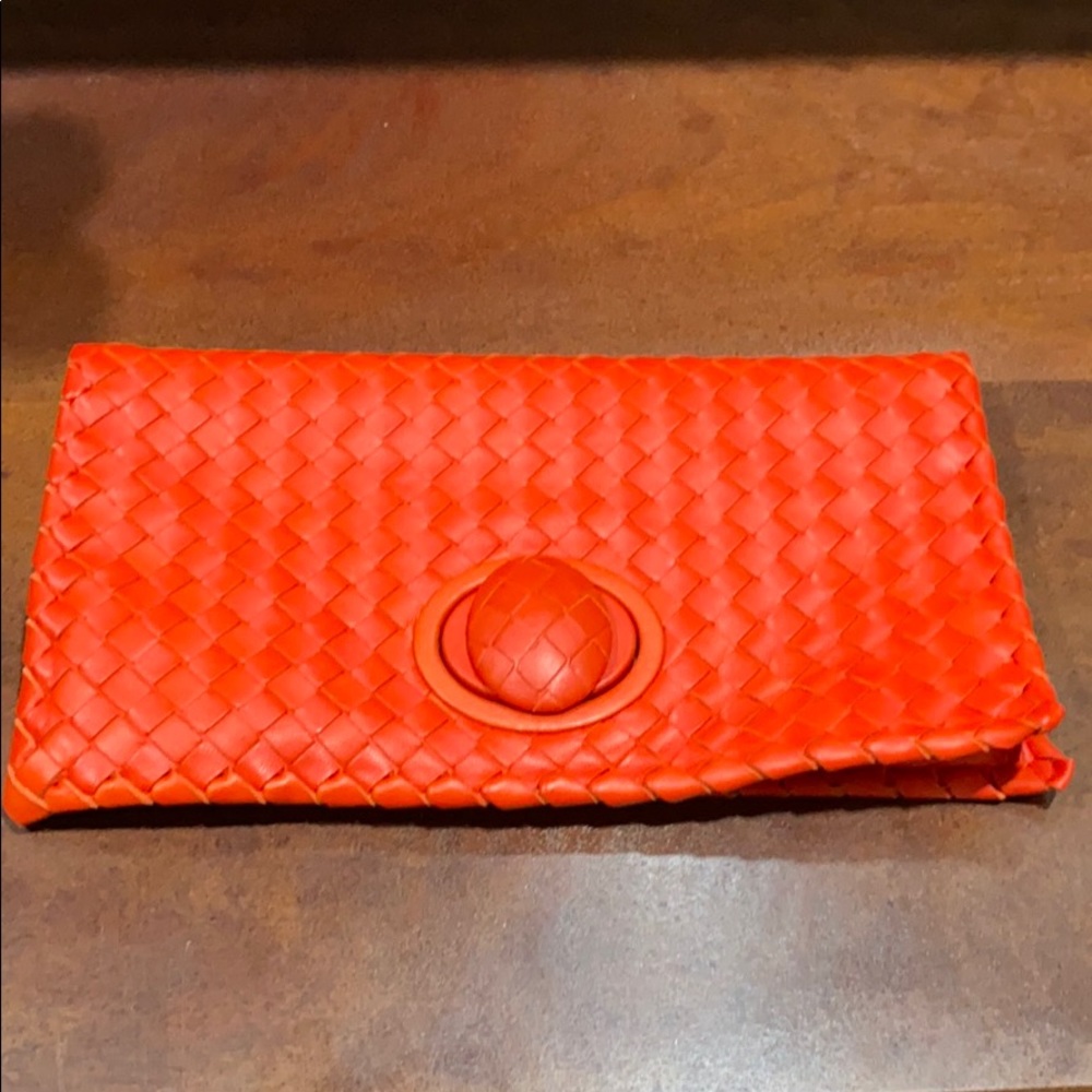 Bottega Veneta interaccio turnlock clutch